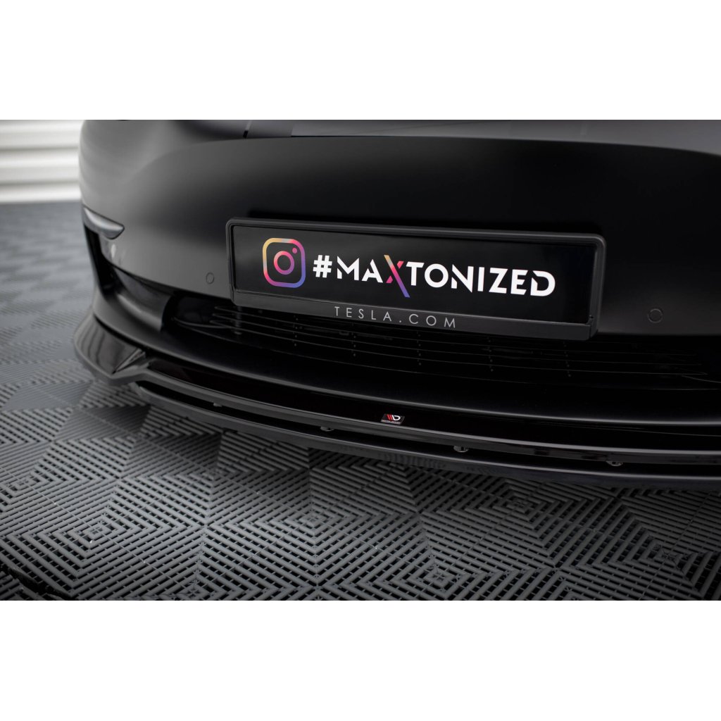 Maxton Design spoiler pod přední nárazník ver.3 pro Tesla Model 3 Mk1, černý lesklý plast ABS