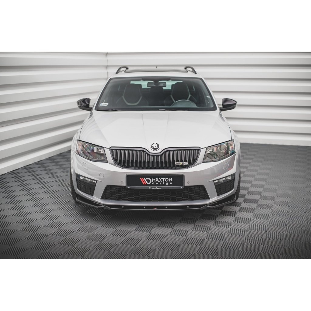 Maxton Design spoiler pod přední nárazník ver.4 pro Škoda Octavia RS Mk3, černý lesklý plast ABS