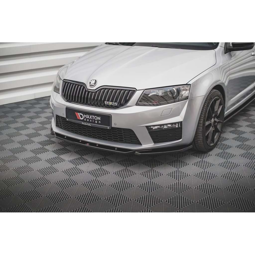 Maxton Design spoiler pod přední nárazník ver.4 pro Škoda Octavia RS Mk3, černý lesklý plast ABS