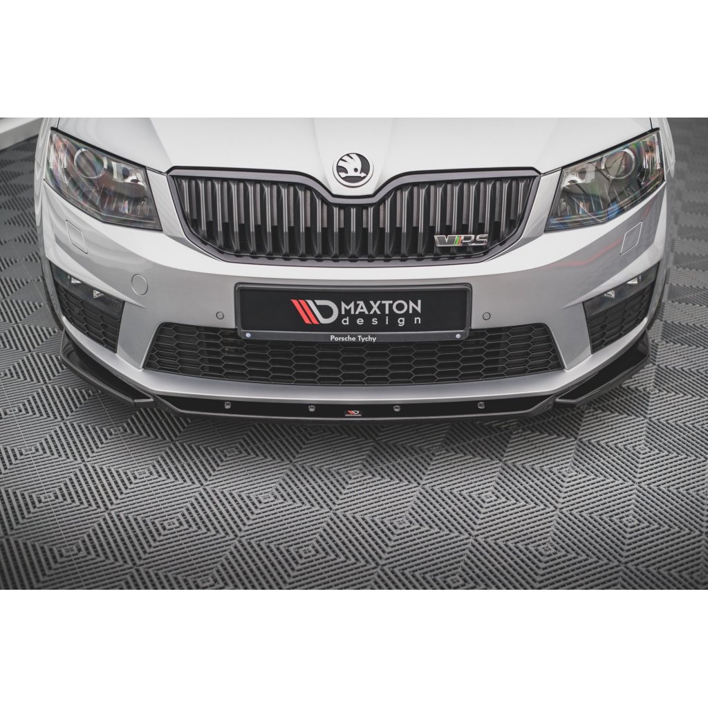 Maxton Design spoiler pod přední nárazník ver.4 pro Škoda Octavia RS Mk3, černý lesklý plast ABS