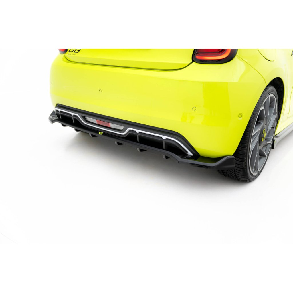 Maxton Design spoiler pod zadní nárazník s žebrováním pro Abarth 500E, černý lesklý plast ABS
