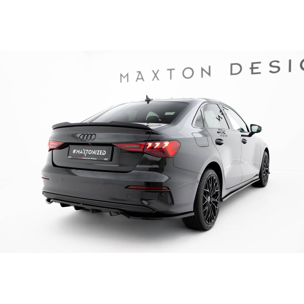 Maxton Design spoiler pod zadní nárazník s žebrováním pro Audi A3 8Y, černý lesklý plast ABS, plast ABS bez povrchové úpravy, Sedan