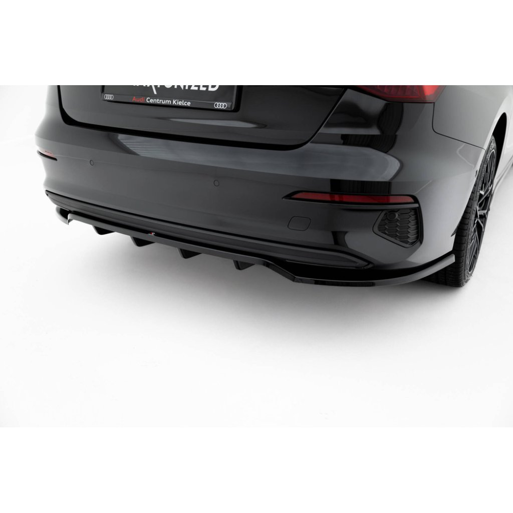 Maxton Design spoiler pod zadní nárazník s žebrováním pro Audi A3 8Y, černý lesklý plast ABS, plast ABS bez povrchové úpravy, Sedan