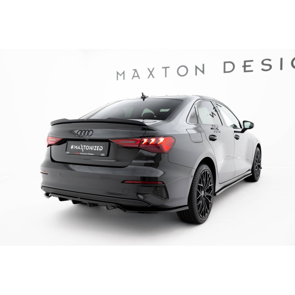 Maxton Design spoiler pod zadní nárazník s žebrováním pro Audi A3 8Y, černý lesklý plast ABS, plast ABS bez povrchové úpravy, Sedan