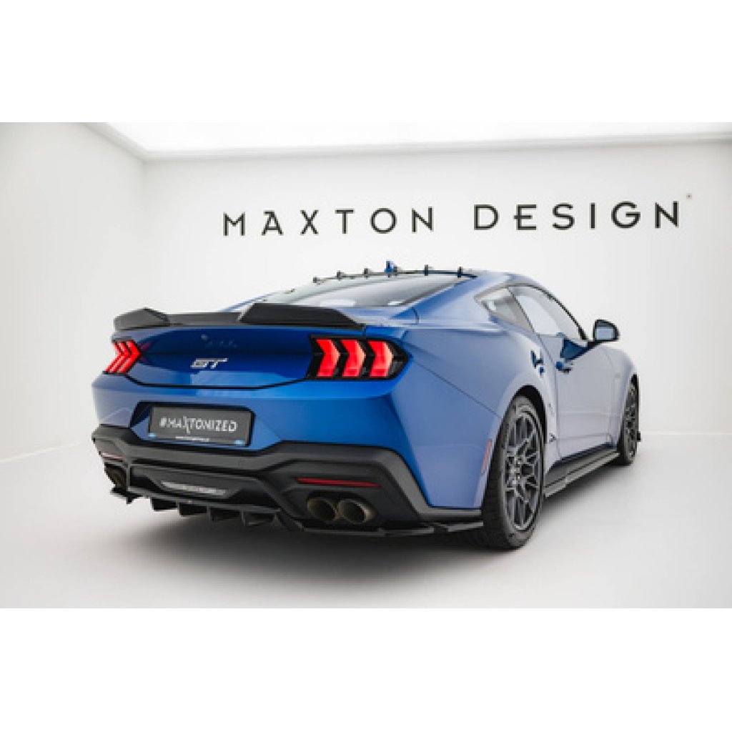Maxton Design spoiler pod zadní nárazník s žebrováním pro Ford Mustang Mk7 GT, černý lesklý plast ABS