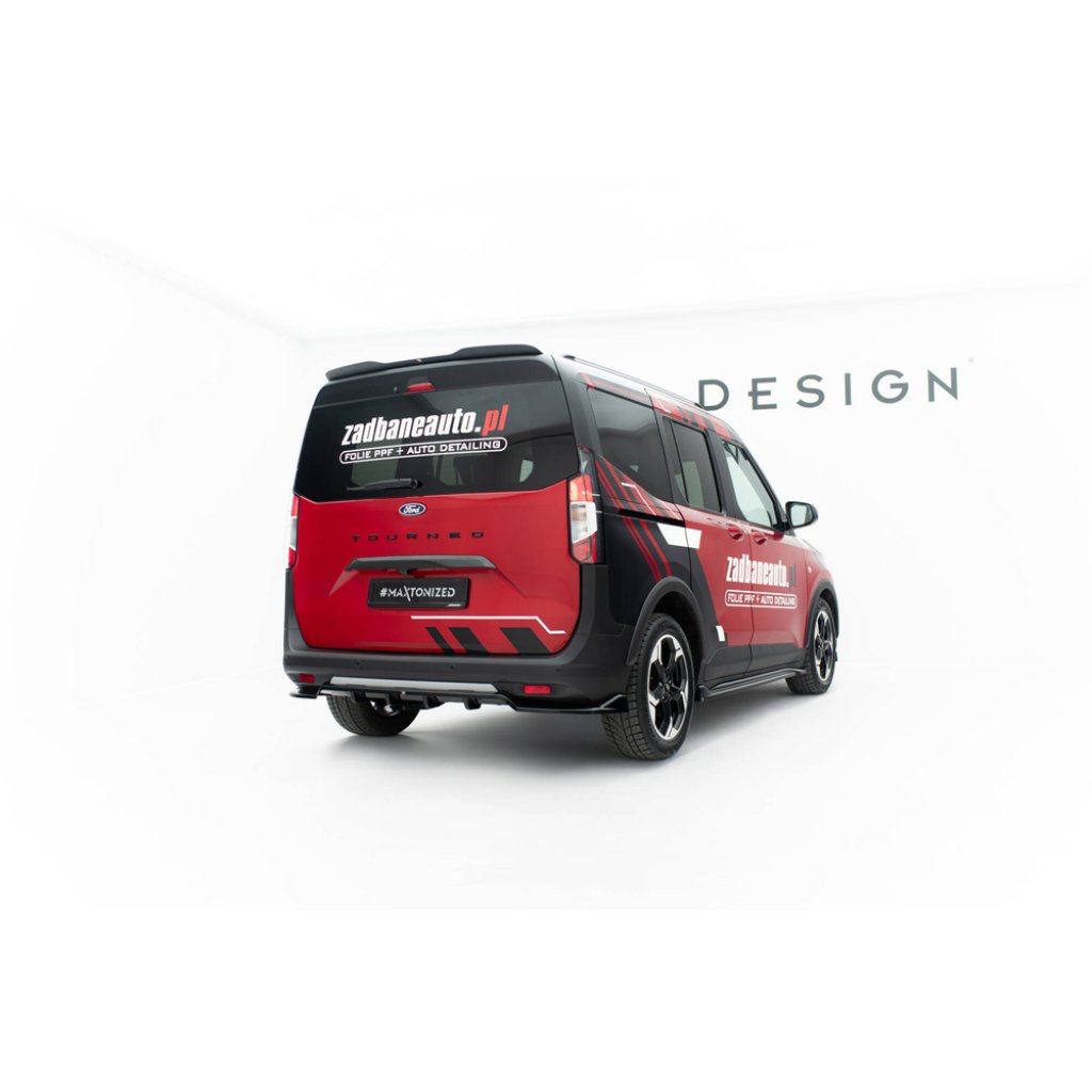 Maxton Design spoiler pod zadní nárazník s žebrováním pro Ford Tourneo Courier Mk2, černý lesklý plast ABS