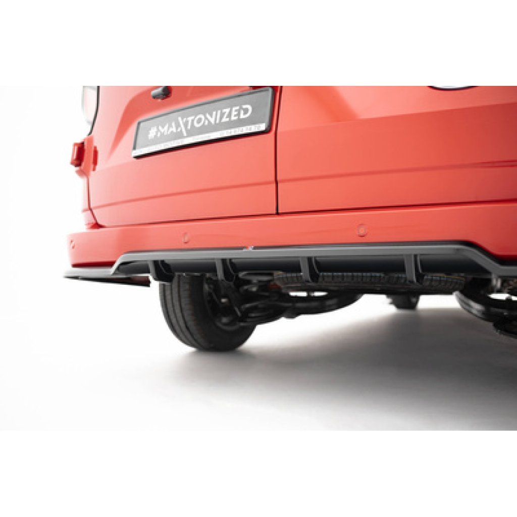 Maxton Design spoiler pod zadní nárazník s žebrováním pro Ford Transit Custom Mk2, černý lesklý plast ABS