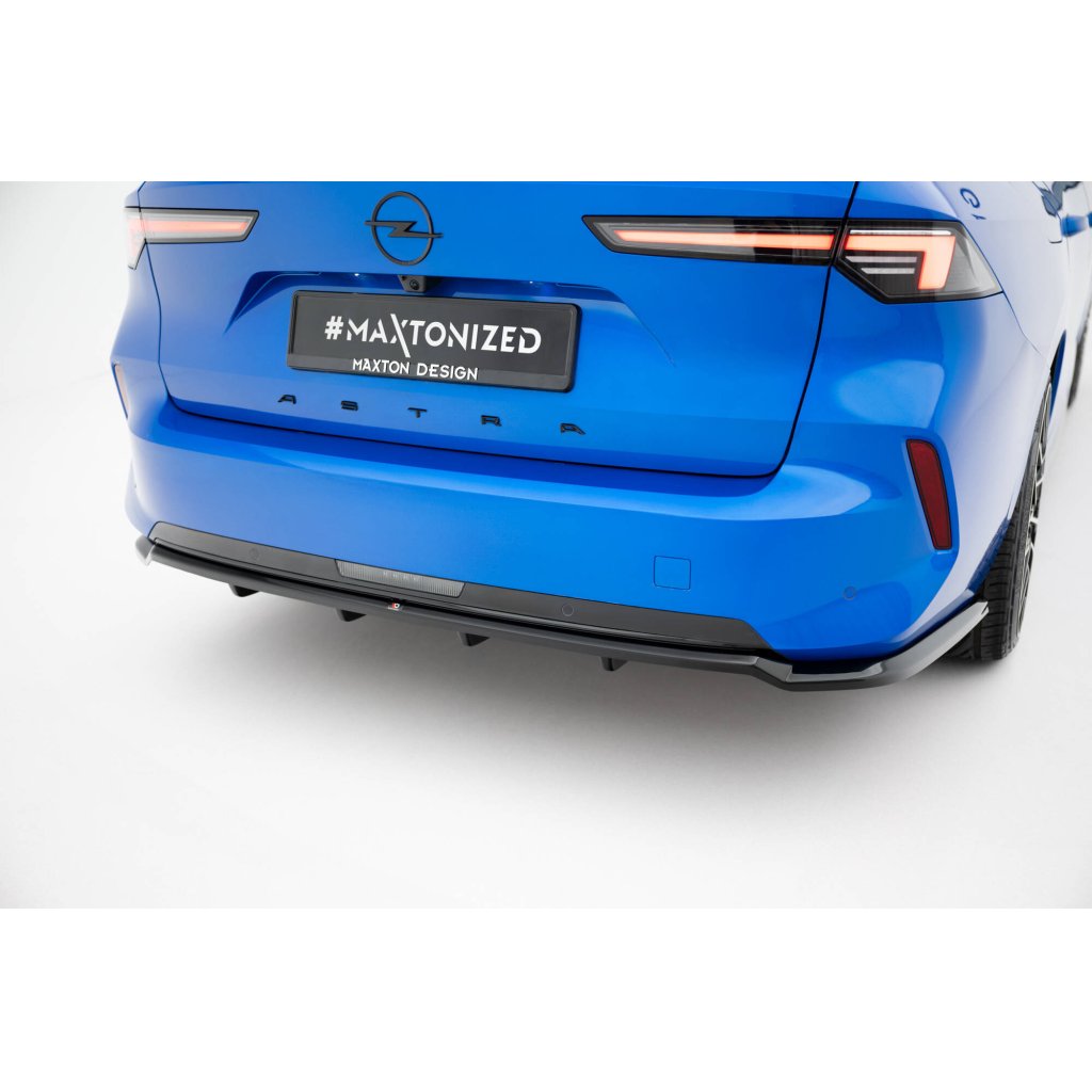 Maxton Design spoiler pod zadní nárazník s žebrováním pro Opel Astra L (Mk5), černý lesklý plast ABS, Sports Tourer/ Hatchback