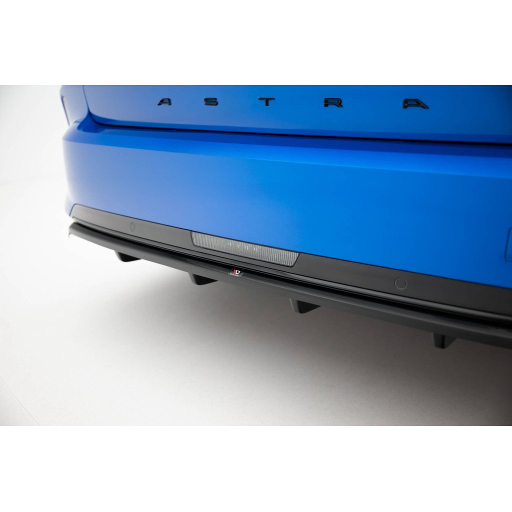 Maxton Design spoiler pod zadní nárazník s žebrováním pro Opel Astra L (Mk5), černý lesklý plast ABS, Sports Tourer/ Hatchback