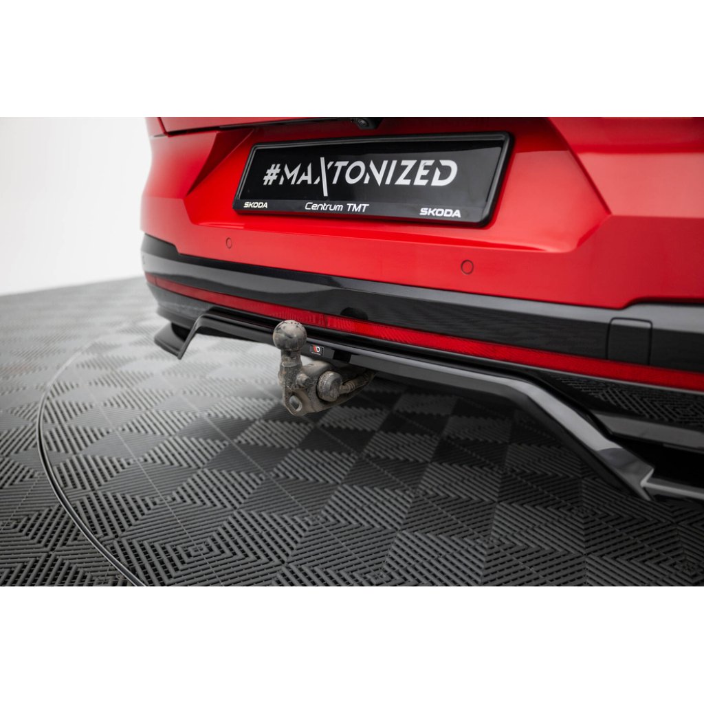 Maxton Design spoiler pod zadní nárazník s žebrováním pro Škoda Enyaq iV RS Mk1, černý lesklý plast ABS