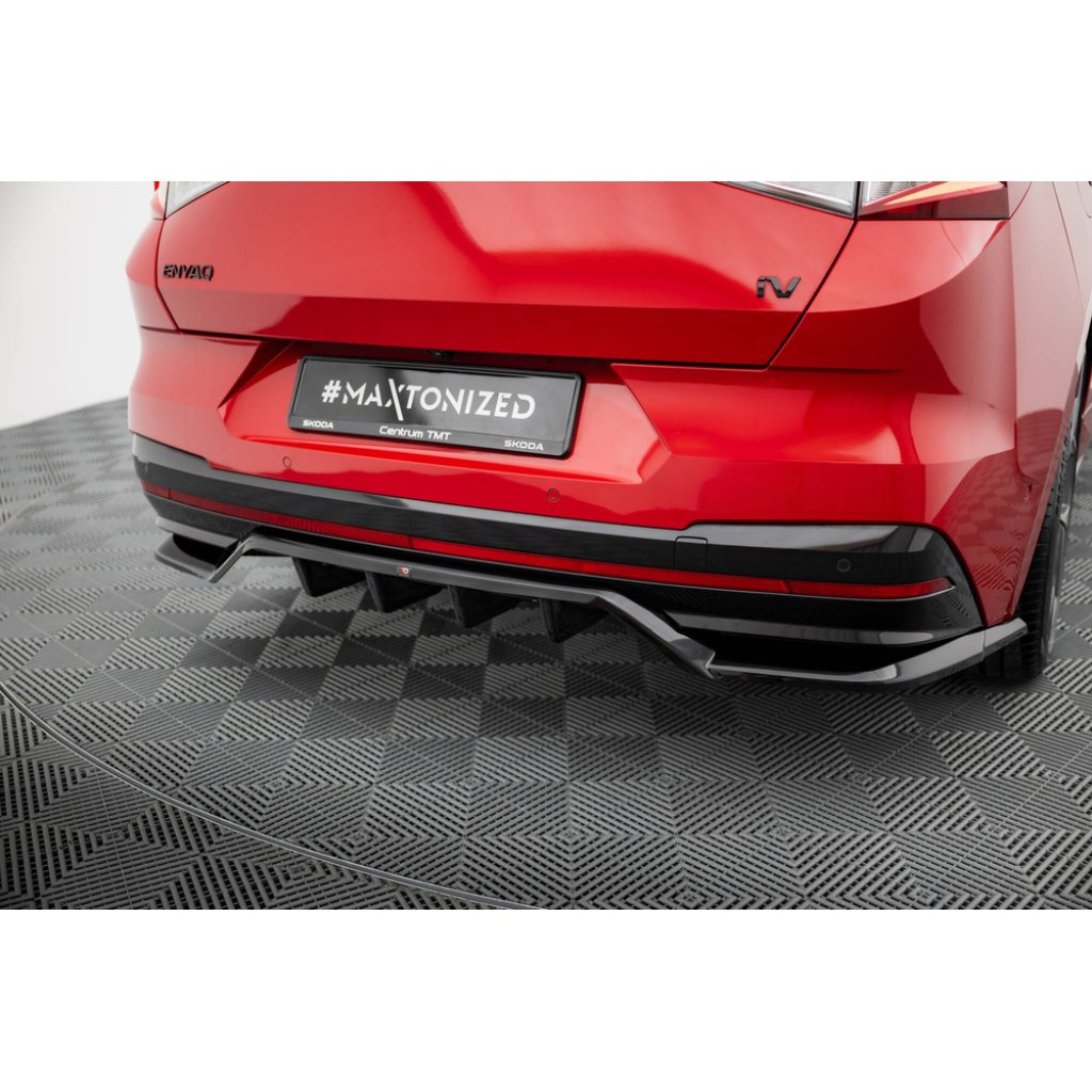 Maxton Design spoiler pod zadní nárazník s žebrováním pro Škoda Enyaq iV RS Mk1, černý lesklý plast ABS