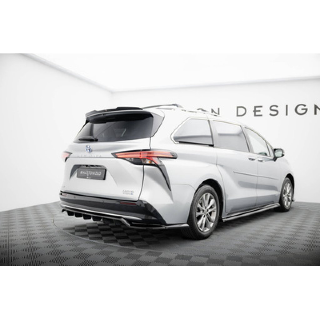 Maxton Design spoiler pod zadní nárazník s žebrováním pro Toyota Sienna Mk4, černý lesklý plast ABS