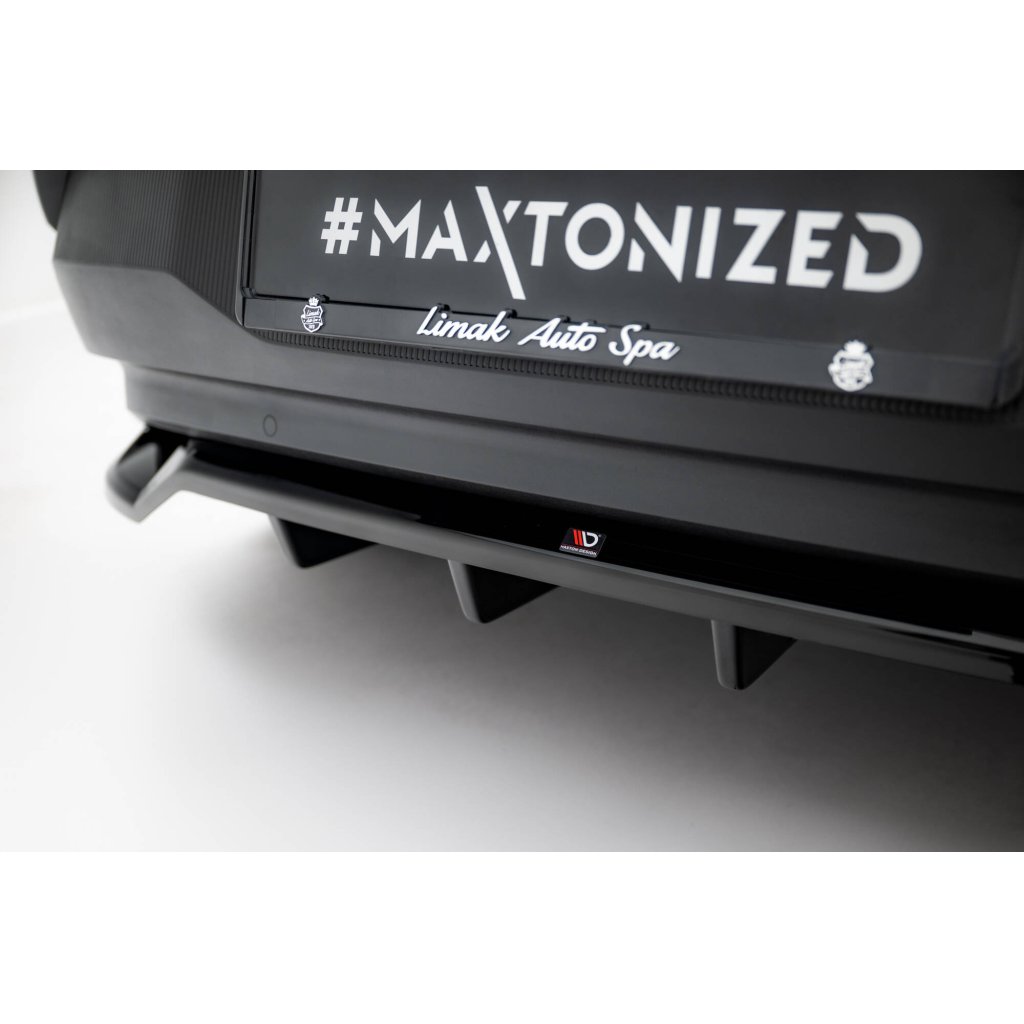 Maxton Design spoiler pod zadní nárazník s žebrováním pro Volvo EX30 Mk1, černý lesklý plast ABS