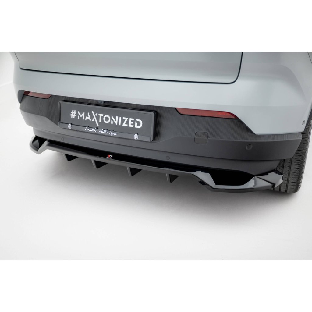 Maxton Design spoiler pod zadní nárazník s žebrováním pro Volvo EX30 Mk1, černý lesklý plast ABS