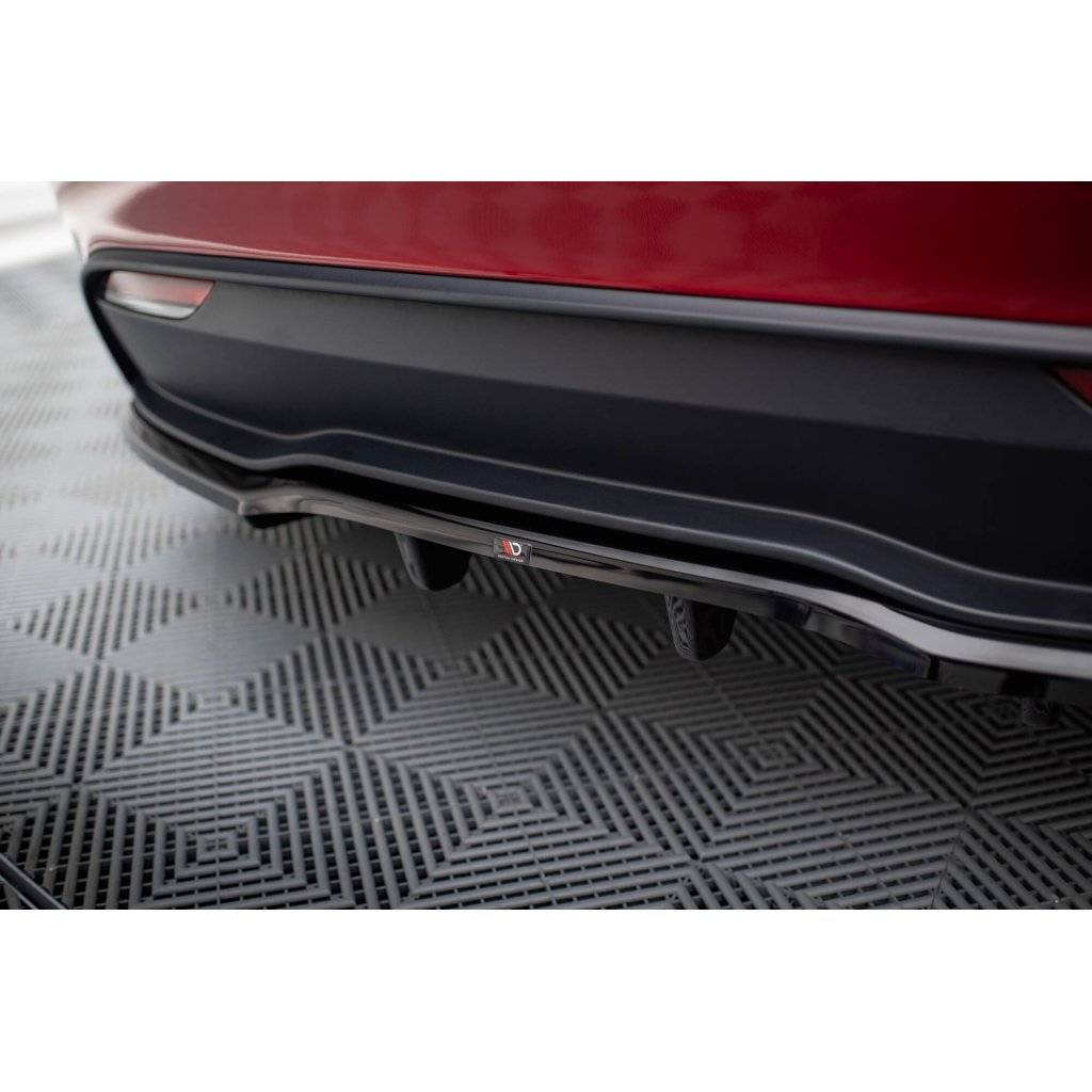 Maxton Design spoiler pod zadní nárazník s žebrováním v.2 pro Tesla Model 3 Mk1 Project Highland Facelift, černý lesklý plast ABS