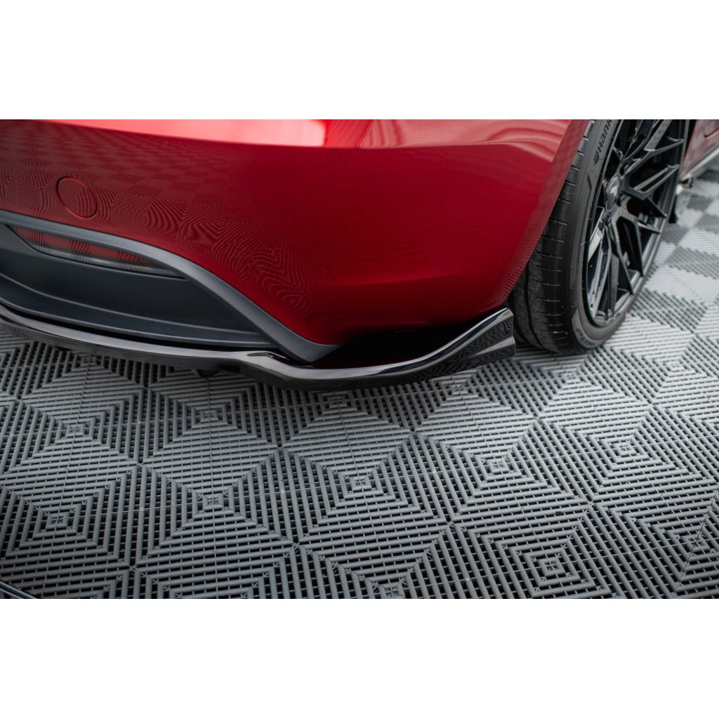 Maxton Design spoiler pod zadní nárazník s žebrováním v.2 pro Tesla Model 3 Mk1 Project Highland Facelift, černý lesklý plast ABS