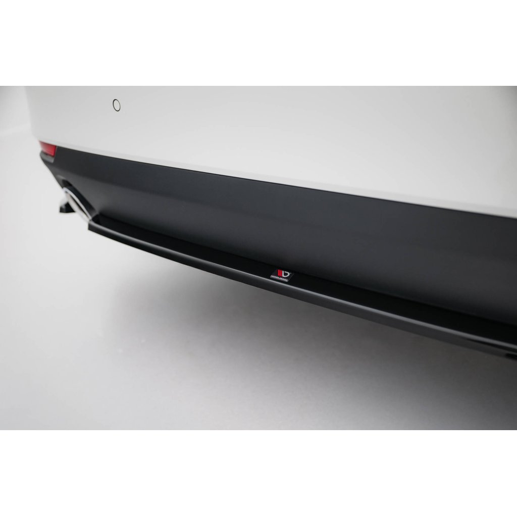 Maxton Design středový spoiler pod zadní nárazník pro BMW řada 4 G22, G22 Facelift, G23, G23 Facelift, černý lesklý plast ABS, Coupe / Cabrio
