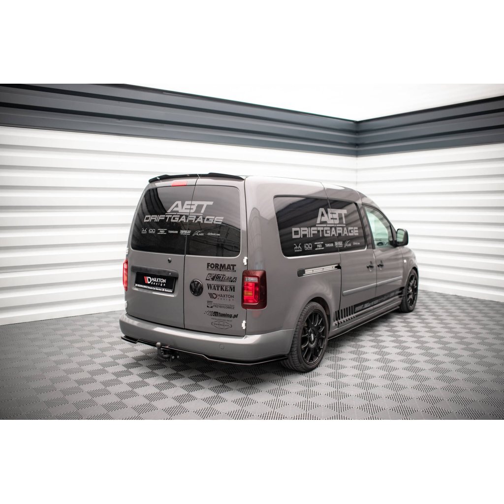 Maxton Design středový spoiler pod zadní nárazník pro Volkswagen Caddy Mk3 Facelift, černý lesklý plast ABS, pro verzi Long