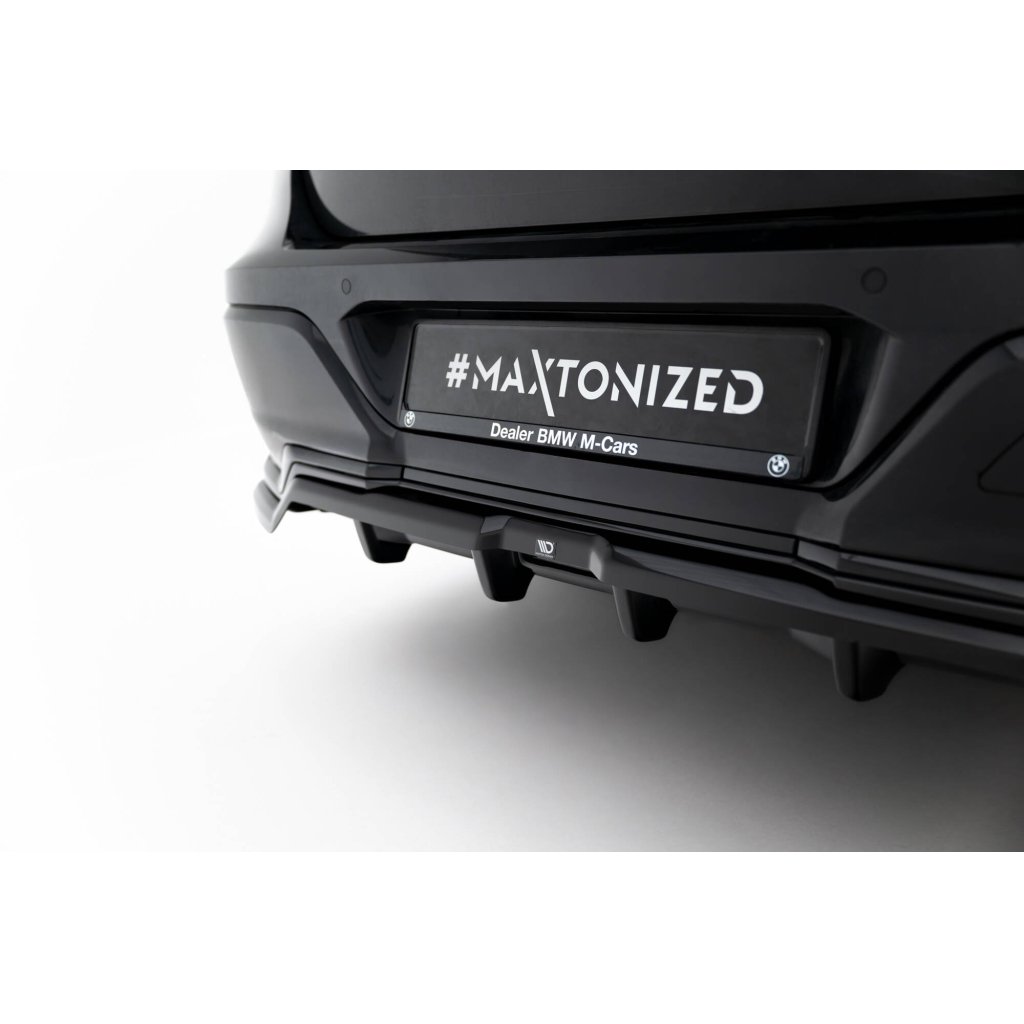 Maxton Design středový spoiler pod zadní nárazník s žebrováním pro BMW i7 G70 M-Pack, černý lesklý plast ABS, eDrive50 xDrive, xDrive60 xDrive