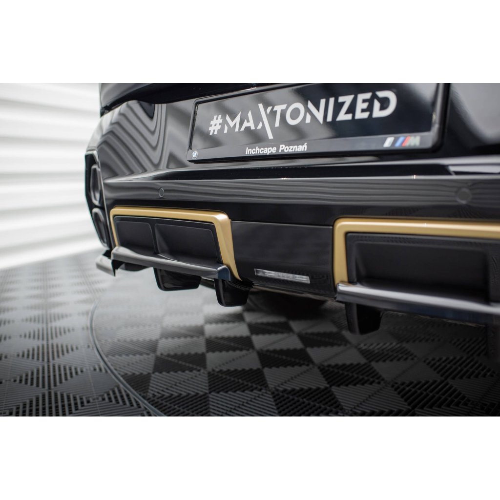 Maxton Design středový spoiler pod zadní nárazník s žebrováním pro BMW XM G09, černý lesklý plast ABS