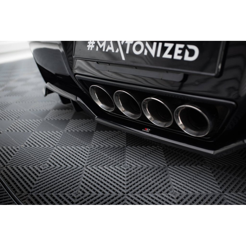 Maxton Design středový spoiler pod zadní nárazník s žebrováním pro Chevrolet Corvette C7, černý lesklý plast ABS, Stingray