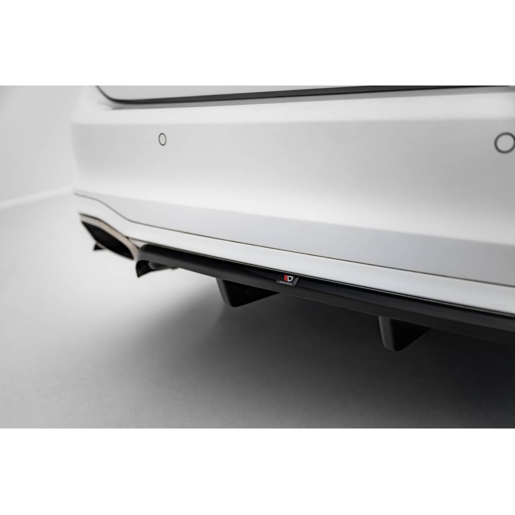 Maxton Design středový spoiler pod zadní nárazník s žebrováním pro Ford Focus Mk4, černý lesklý plast ABS, Vignale, Estate