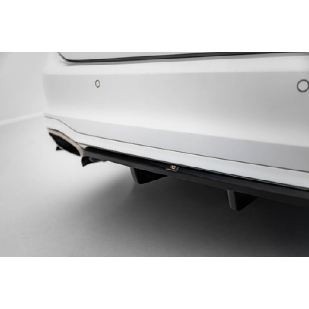 Maxton Design středový spoiler pod zadní nárazník s žebrováním pro Ford Focus Mk4, černý lesklý plast ABS, Vignale, Estate