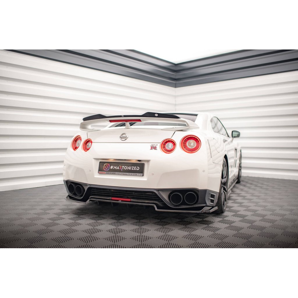 Maxton Design středový spoiler pod zadní nárazník s žebrováním pro Nissan GT-R R35 Facelift, černý lesklý plast ABS, r.v. 2011-2016