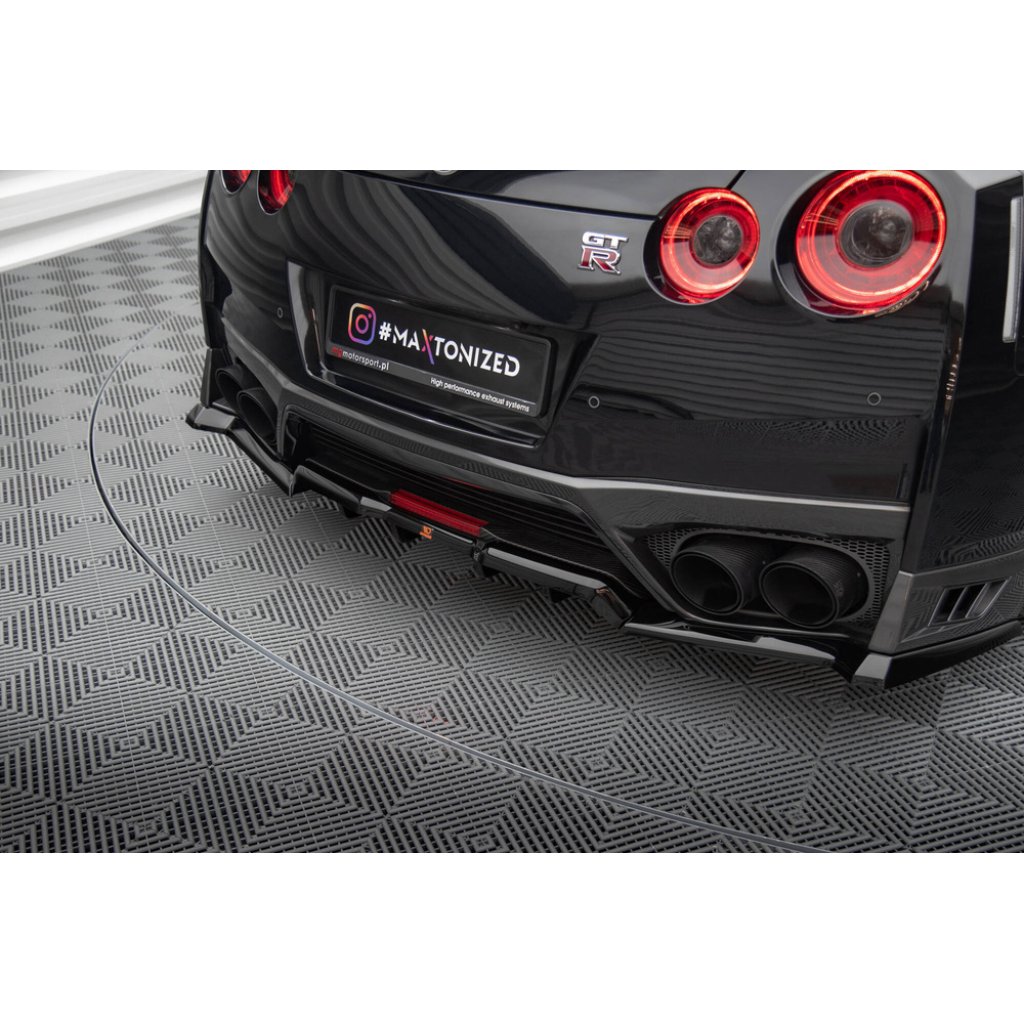 Maxton Design středový spoiler pod zadní nárazník s žebrováním pro Nissan GT-R R35 Facelift, černý lesklý plast ABS, r.v. 2016-2022