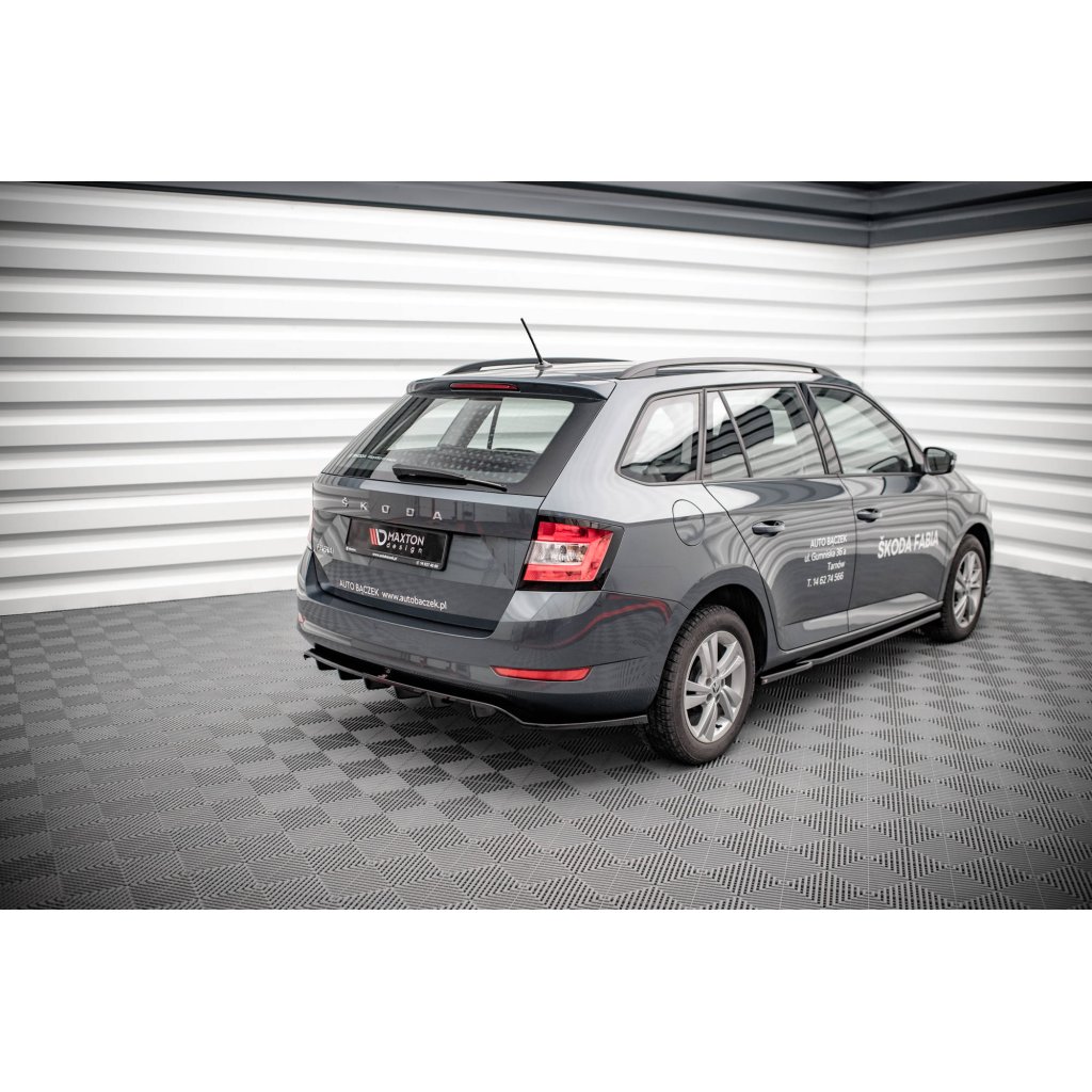 Maxton Design středový spoiler pod zadní nárazník s žebrováním pro Škoda Fabia MK3 Facelift, černý lesklý plast ABS