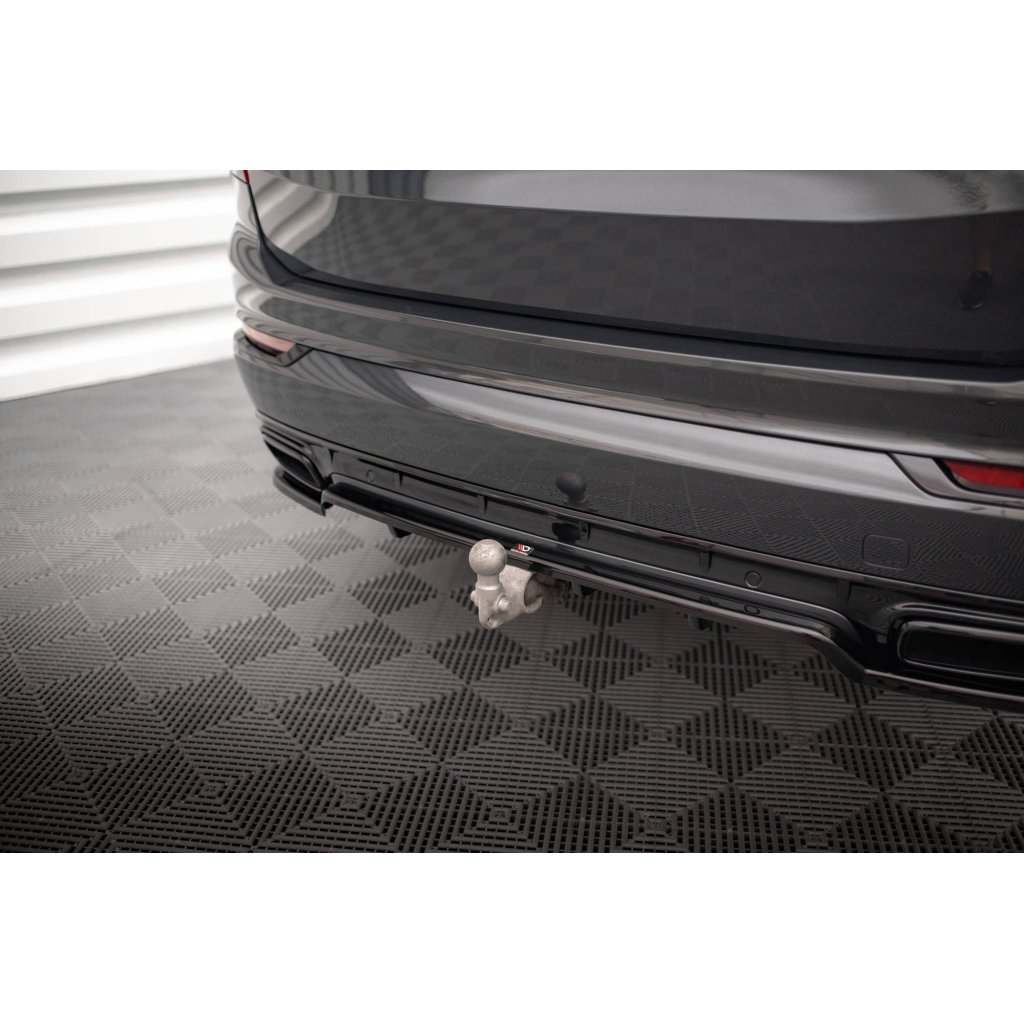 Maxton Design středový spoiler pod zadní nárazník s žebrováním pro Volvo XC90 Mk2 Facelift R-Design, černý lesklý plast ABS