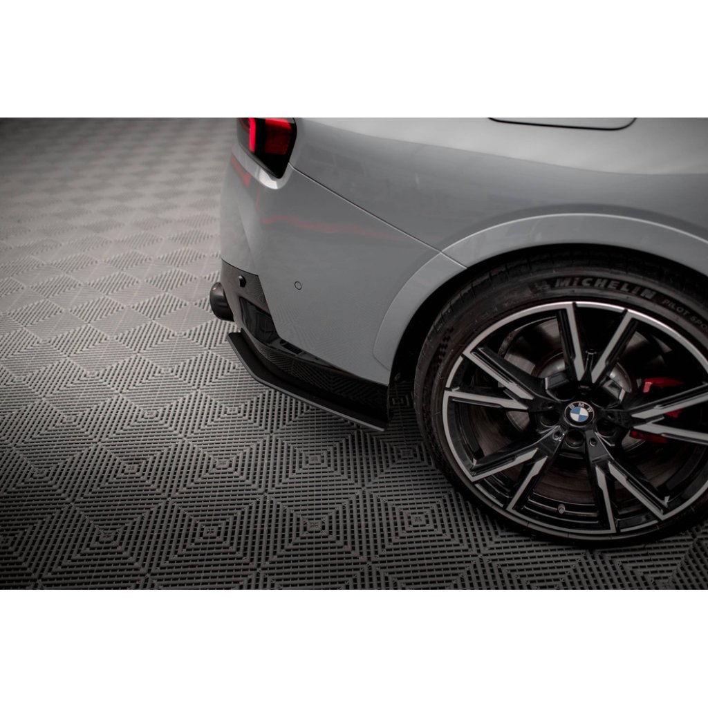 Maxton Design "Street Pro" boční difuzory pod zadní nárazník pro BMW řada 2 G42 M240i, plast ABS bez povrchové úpravy, s červenou linkou
