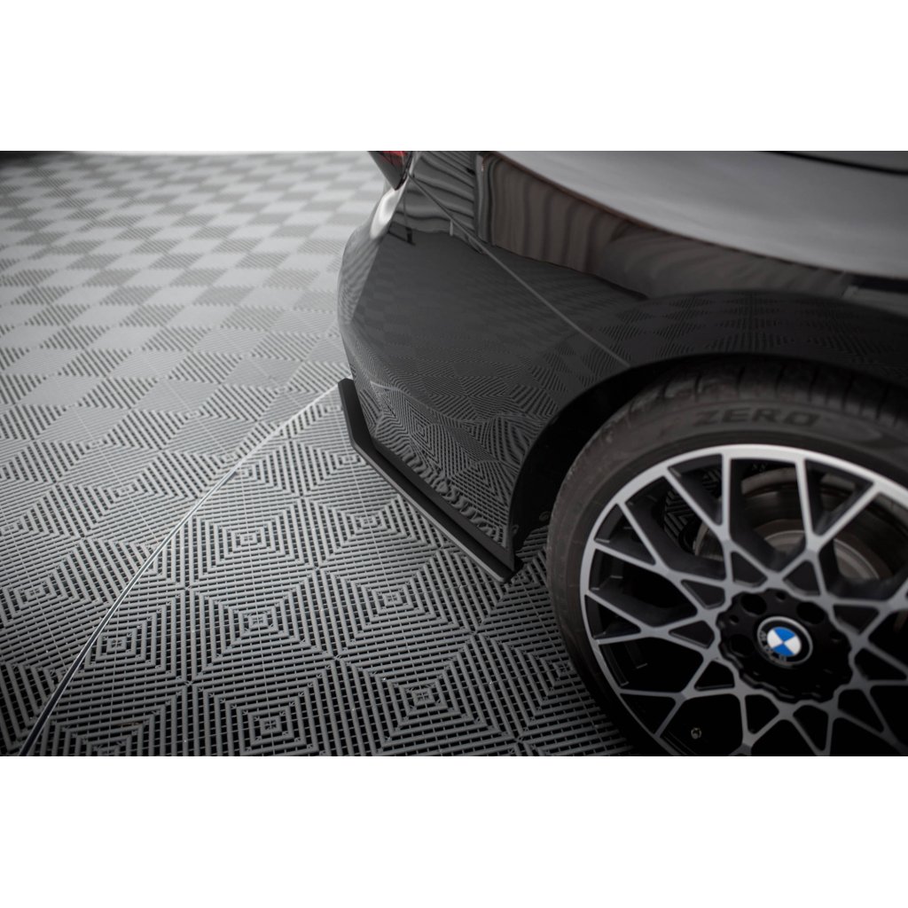 Maxton Design "Street Pro" boční difuzory pod zadní nárazník pro BMW řada 2 G42 Standard, plast ABS bez povrchové úpravy, s červenou linkou