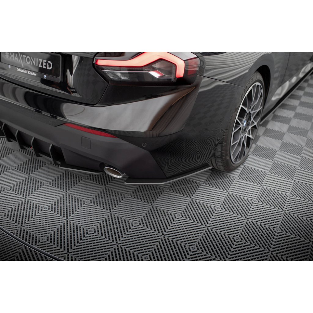 Maxton Design "Street Pro" boční difuzory pod zadní nárazník pro BMW řada 2 G42 Standard, plast ABS bez povrchové úpravy, s červenou linkou