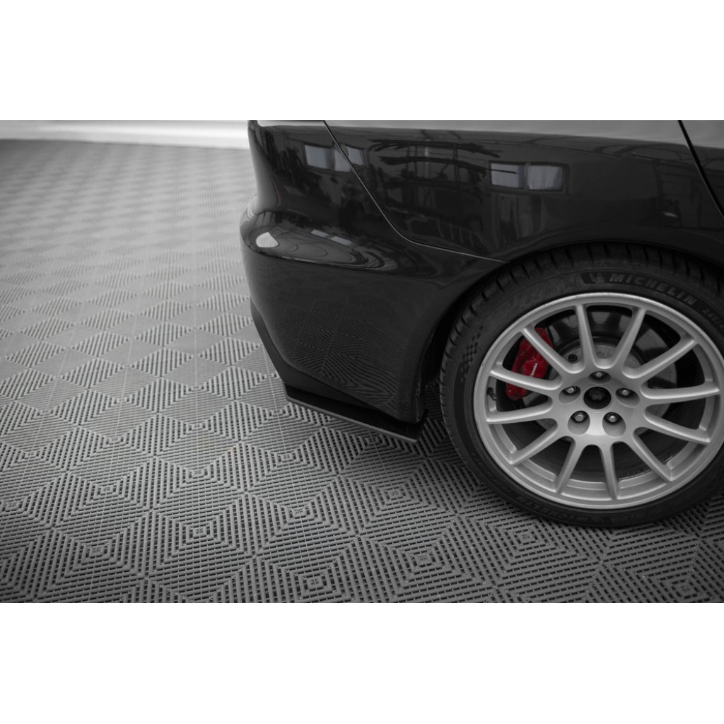 Maxton Design "Street Pro" boční difuzory pod zadní nárazník pro Mitsubishi Lancer Evo Mk10, plast ABS bez povrchové úpravy, s černou a červenou linkou