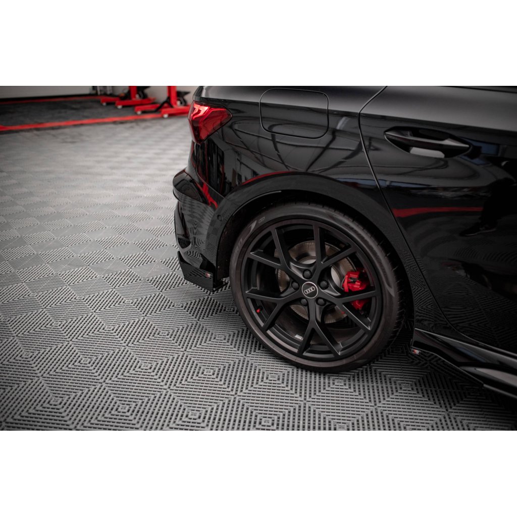 Maxton Design "Street Pro" boční difuzory pod zadní nárazník s křidélky pro Audi RS3 8Y, plast ABS bez povrchové úpravy, Sportback, s červenou linkou