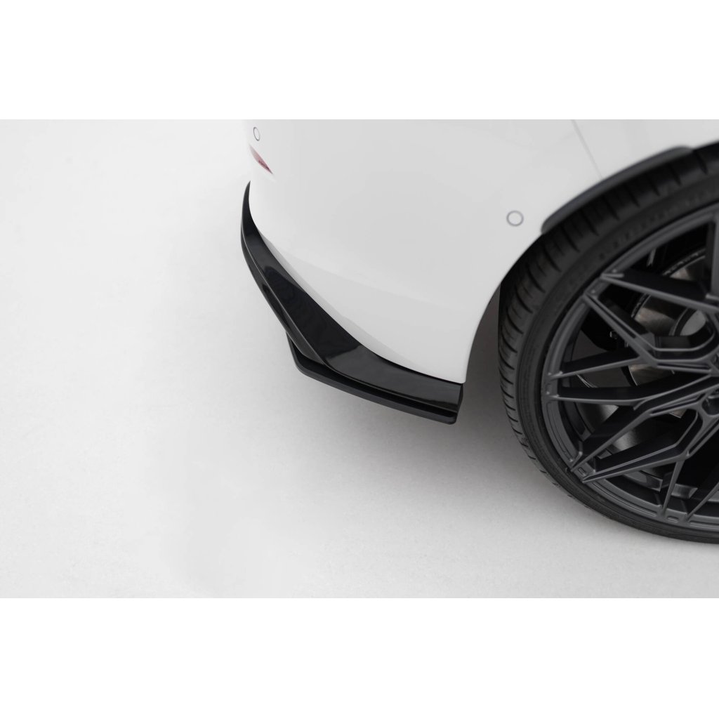 Maxton Design "Street Pro" boční difuzory pod zadní nárazník v.1 pro Volkswagen Golf GTI Mk8, Mk8 Facelift, plast ABS bez povrchové úpravy