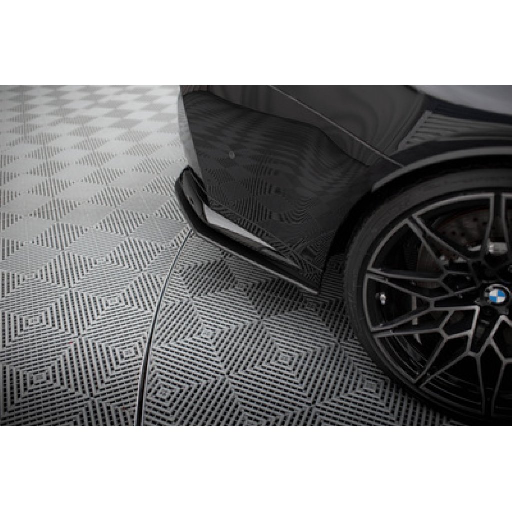 Maxton Design "Street Pro" boční difuzory pod zadní nárazník v.2 pro BMW M3 G80, plast ABS bez povrchové úpravy, s červenou linkou