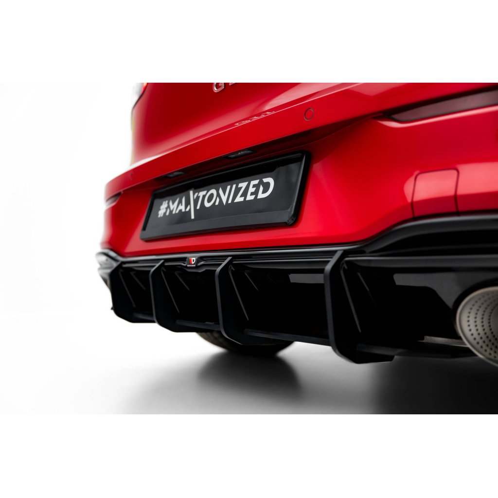 Maxton Design "Street Pro" difuzor zadního nárazníku v.1 pro Volkswagen Golf GTI Mk8 Facelift, černý lesklý plast ABS, Clubsport, s červenou linkou