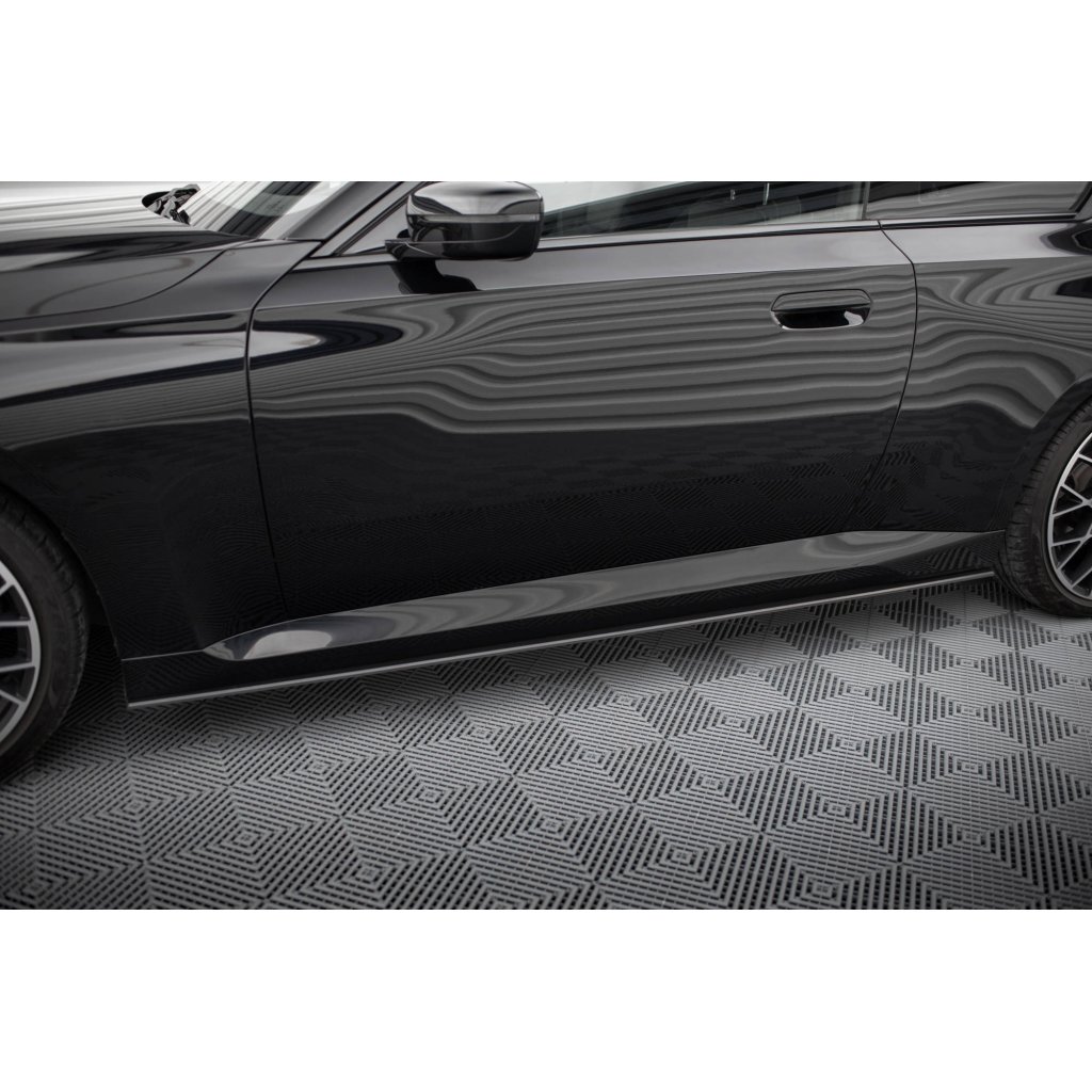 Maxton Design "Street Pro" difuzory pod boční prahy pro BMW řada 2 G42 Standard, plast ABS bez povrchové úpravy, s červenou linkou