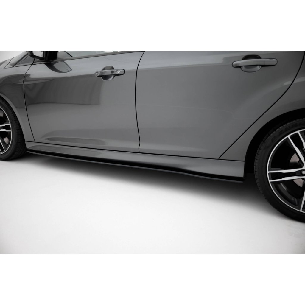 Maxton Design "Street Pro" difuzory pod boční prahy pro Ford Focus ST Mk3 Facelift, plast ABS bez povrchové úpravy, s červenou linkou