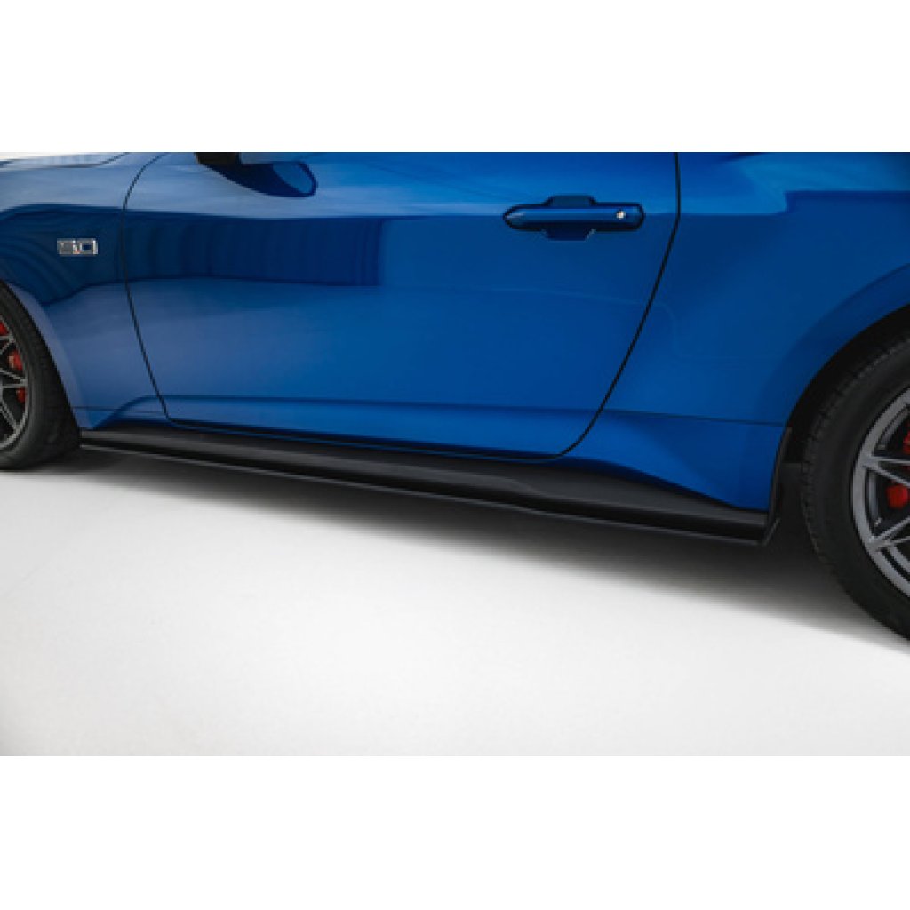 Maxton Design "Street Pro" difuzory pod boční prahy pro Ford Mustang Mk7 GT, plast ABS bez povrchové úpravy, s černou a červenou linkou