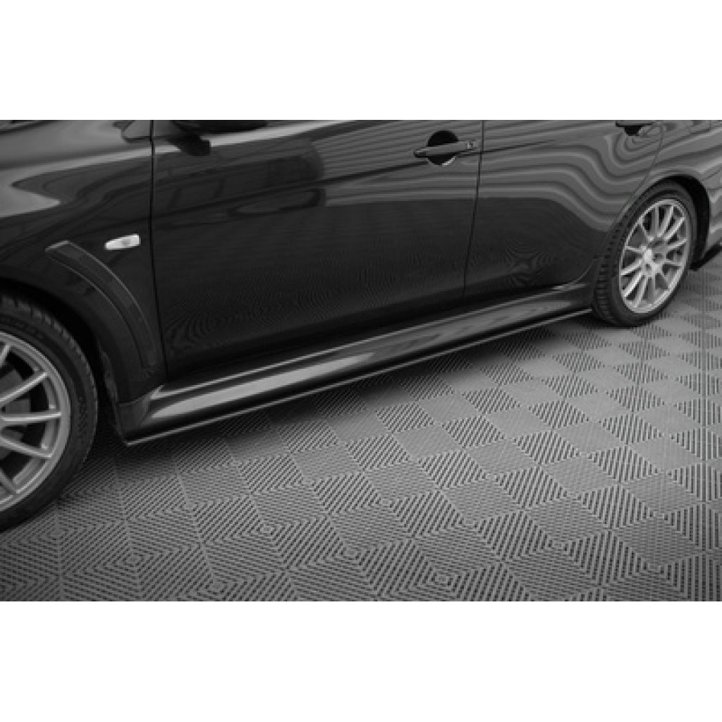 Maxton Design "Street Pro" difuzory pod boční prahy pro Mitsubishi Lancer Evo Mk10, plast ABS bez povrchové úpravy, s černou a červenou linkou