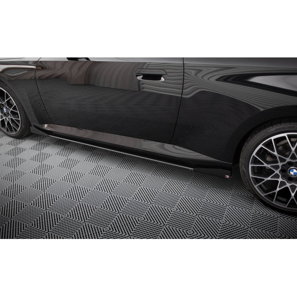 Maxton Design "Street Pro" difuzory pod boční prahy s křidélky pro BMW řada 2 G42 Standard, plast ABS bez povrchové úpravy, s červenou linkou