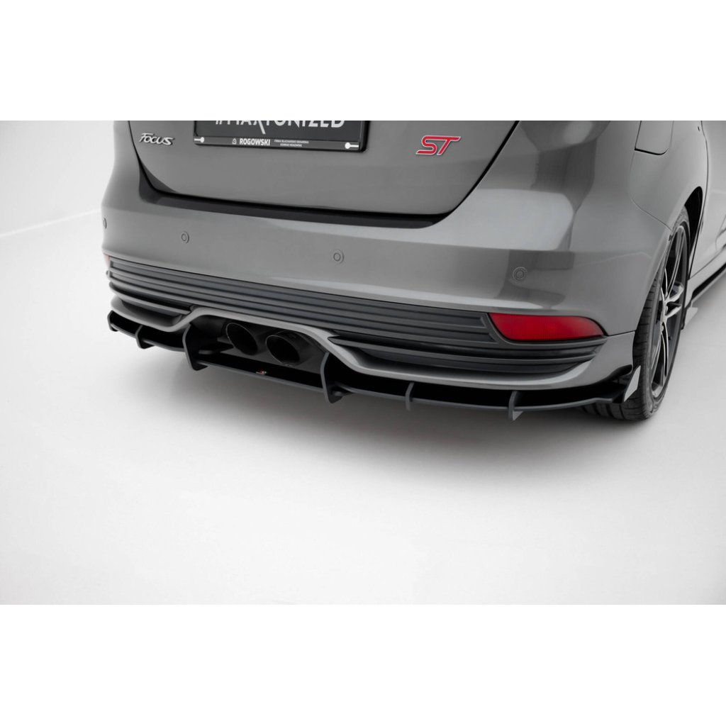 Maxton Design ''Street Pro'' difuzory pod boční prahy s křidélky pro Ford Focus ST Mk3 Facelift, plast ABS bez povrchové úpravy, s černou linkou