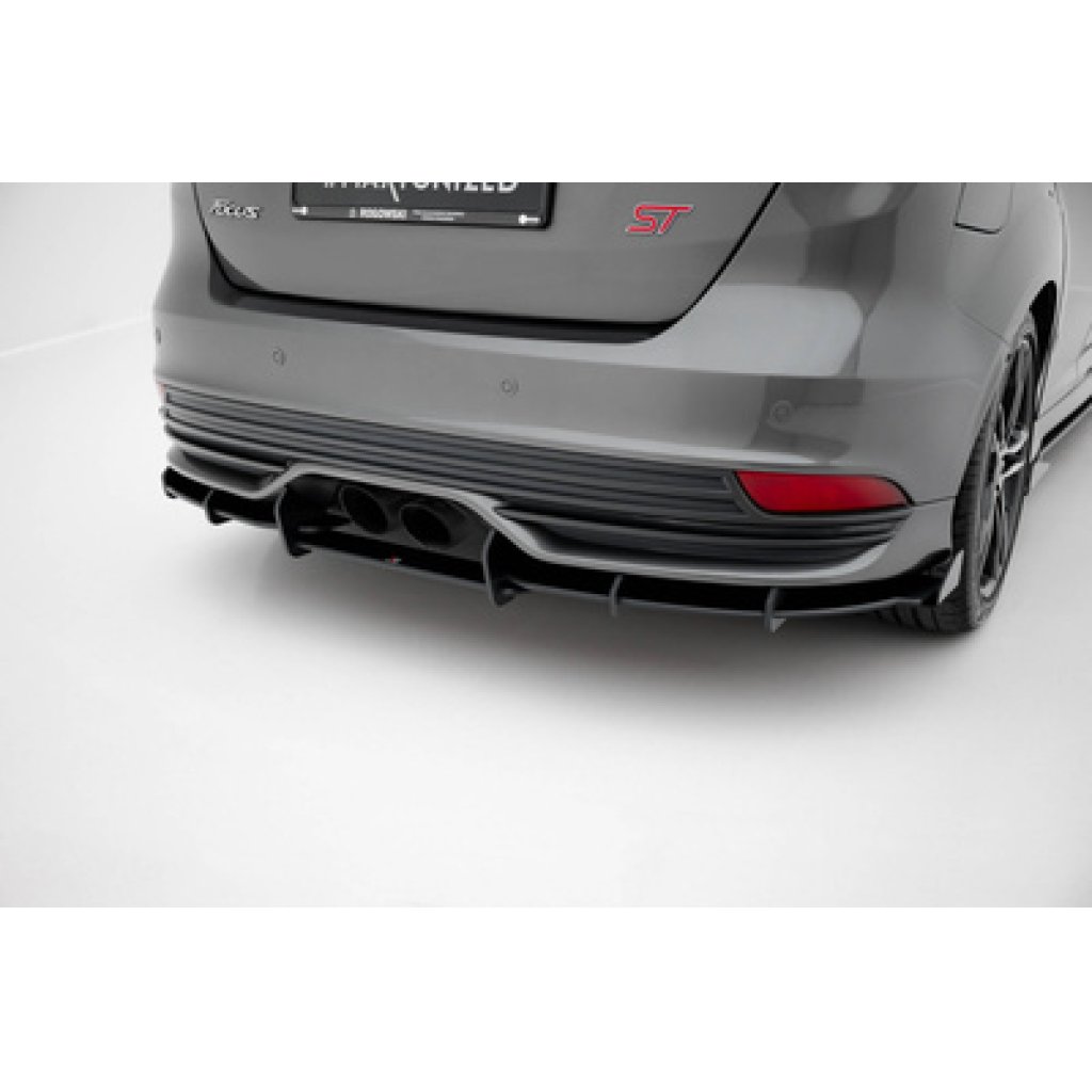 Maxton Design ''Street Pro'' difuzory pod boční prahy s křidélky pro Ford Focus ST Mk3 Facelift, plast ABS bez povrchové úpravy, s černou linkou