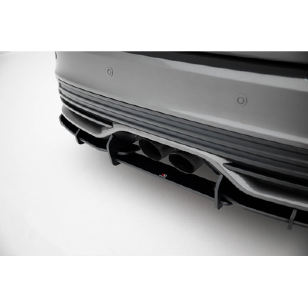Maxton Design ''Street Pro'' difuzory pod boční prahy s křidélky pro Ford Focus ST Mk3 Facelift, plast ABS bez povrchové úpravy, s černou linkou