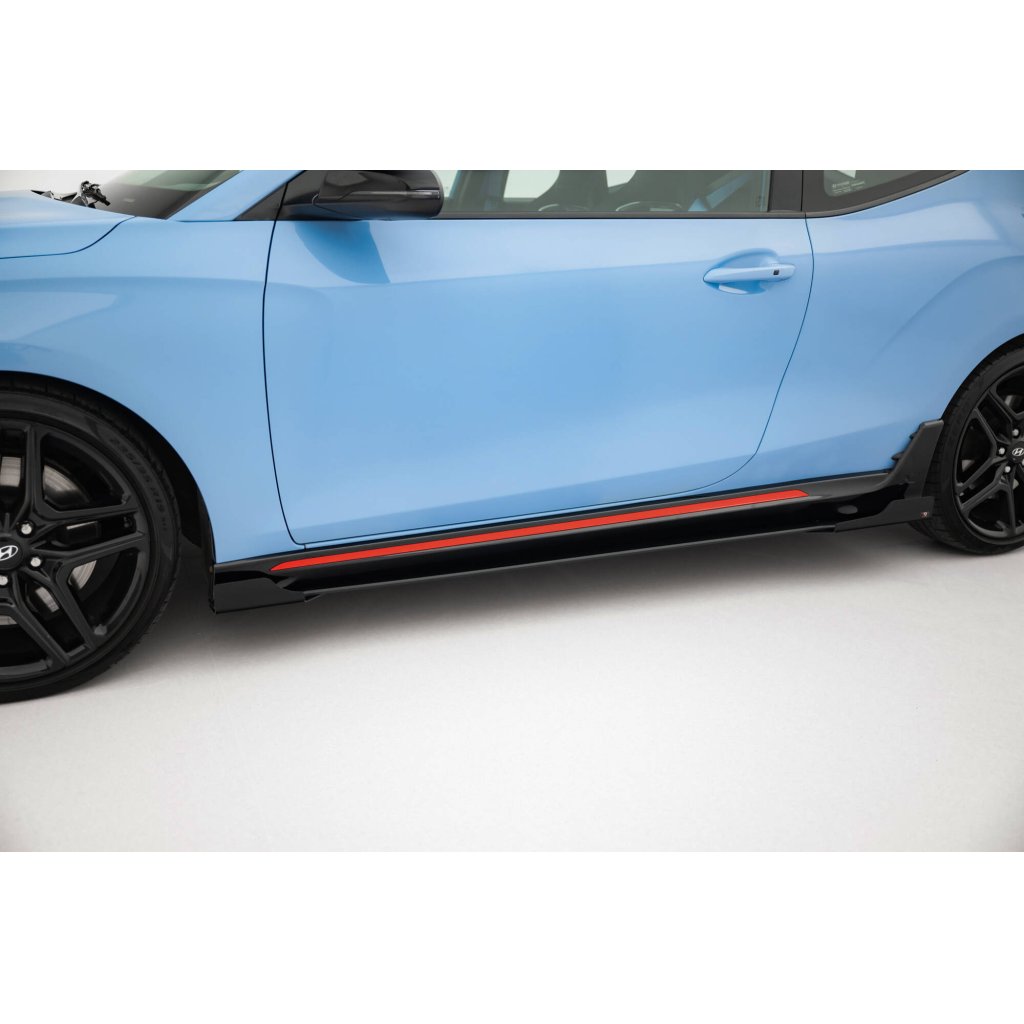 Maxton Design "Street Pro" difuzory pod boční prahy s křidélky pro Hyundai Veloster N Mk2, plast ABS bez povrchové úpravy, s černou a červenou linkou