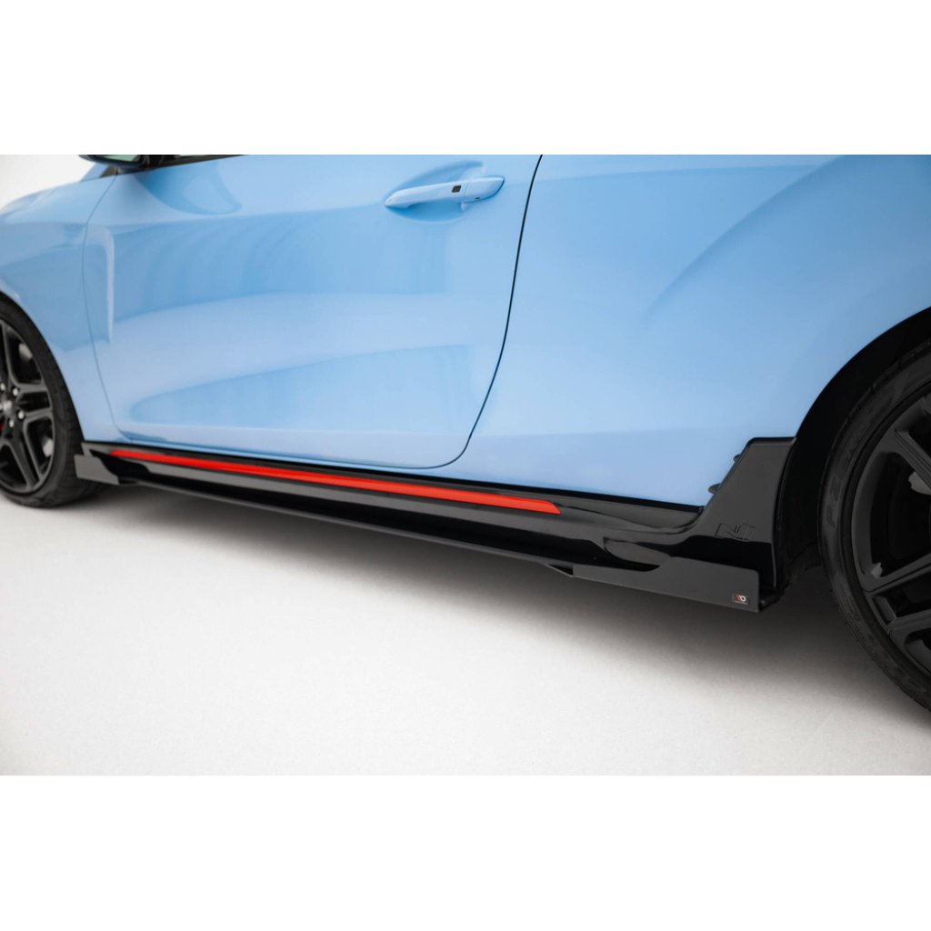 Maxton Design "Street Pro" difuzory pod boční prahy s křidélky pro Hyundai Veloster N Mk2, plast ABS bez povrchové úpravy, s černou a červenou linkou