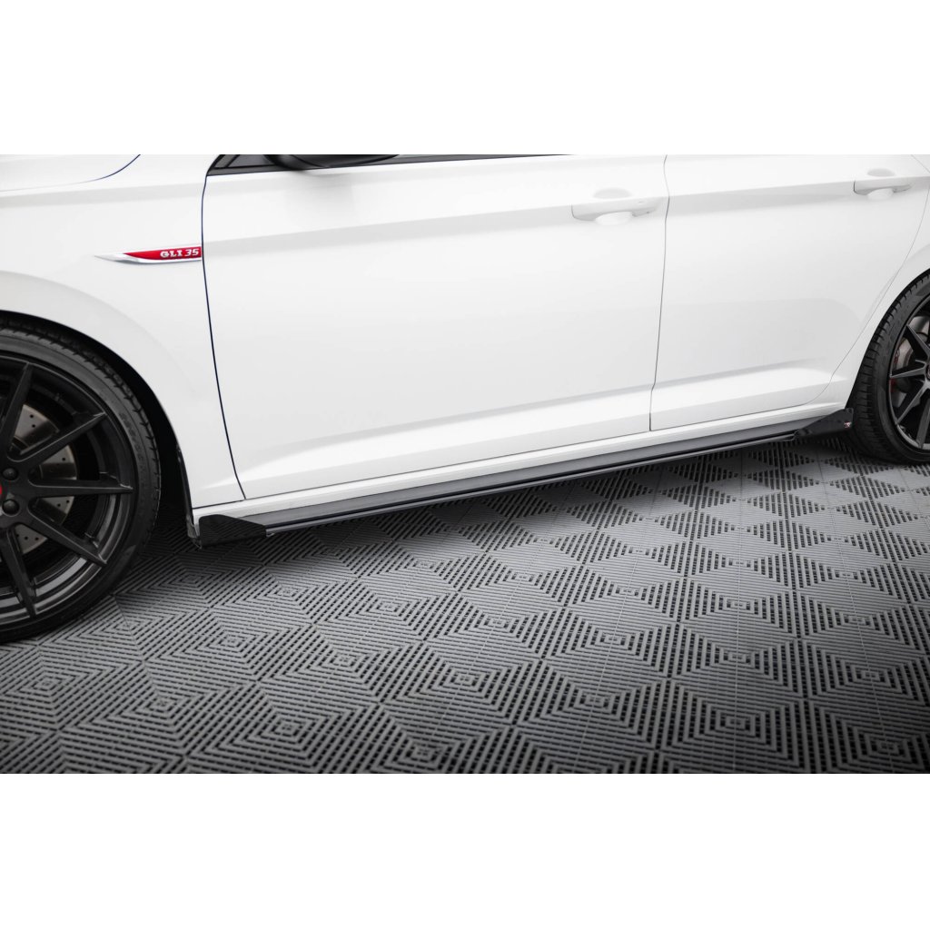 Maxton Design "Street Pro" difuzory pod boční prahy s křidélky pro Volkswagen Jetta Mk7 GLI, černý lesklý plast ABS, s černou linkou